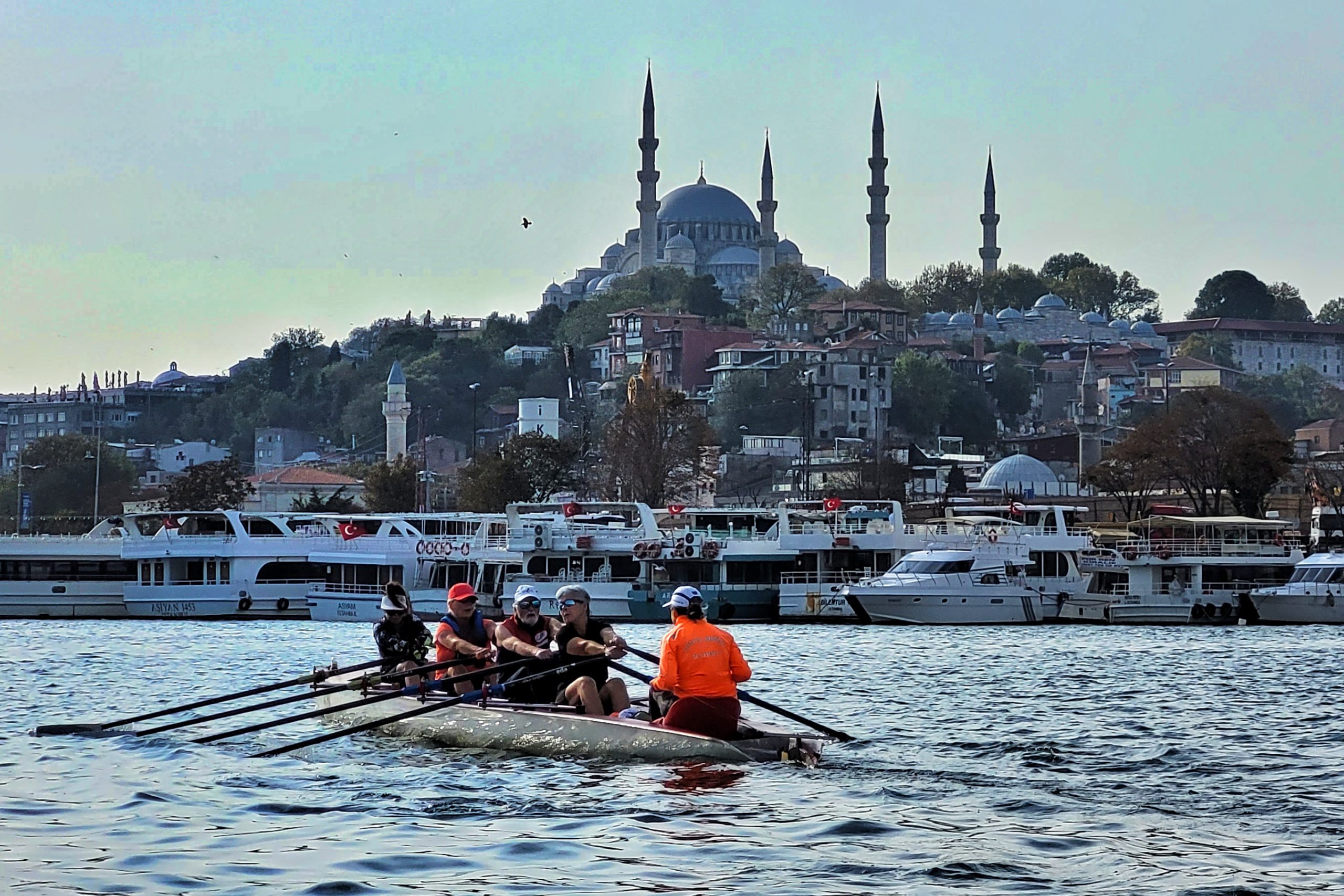 Rowing under the Suleiman The Magnificent Mosque